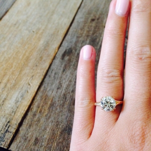 Round | Solitaire | Sparkly - Find Your Ringspiration